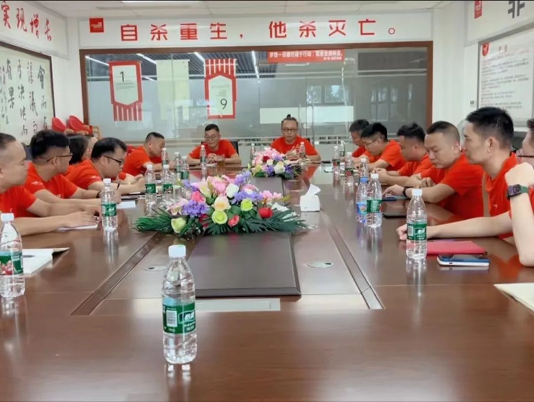 超人厨卫2024年全国核心经销商营销沟通会在工厂召开